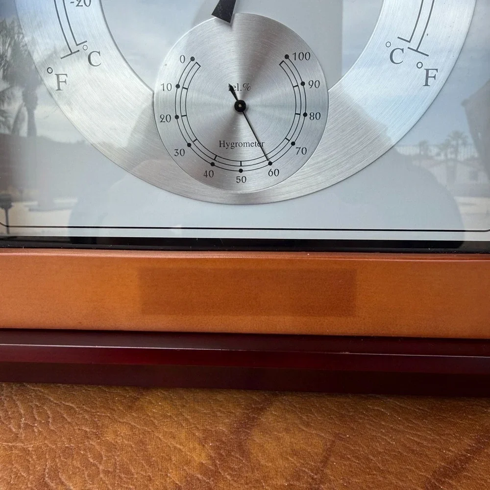 Bulova Quartz Wall Clock Thermometer Hygrometer Wood Frame Weather Station 17